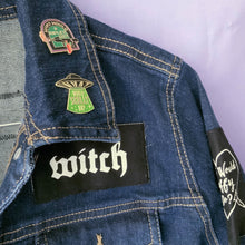 Carica l&#39;immagine nel visualizzatore di Gallery, Custom Sewn Denim Jacket with Patches and Enamel Pins
